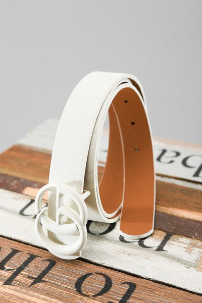 matte buckle belt | white