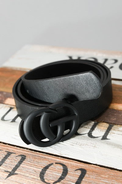 matte buckle belt | black