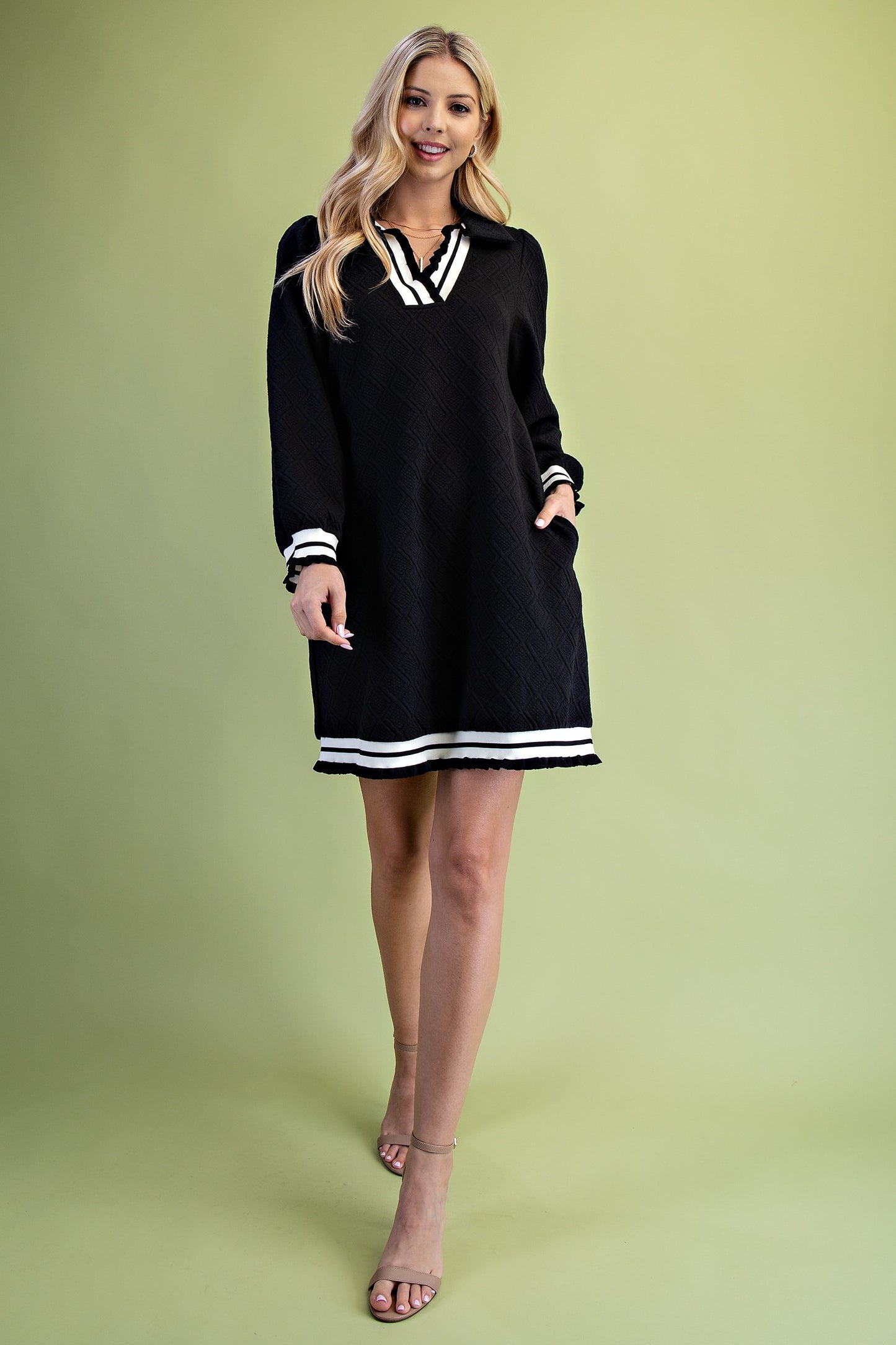 v-neck contrast band dress | black